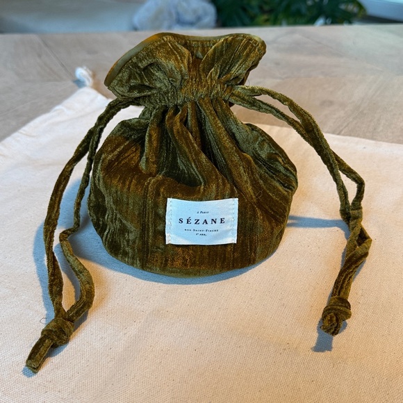 SÉZANE Crushed Velvet Pouch in Ochre - Limited Holiday Edition - Brand New - Picture 2 of 5